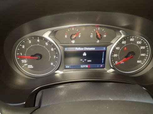 Used 2024 GMC Terrain SLT image 25