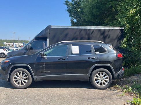 Used 2016 Jeep Cherokee Limited AWD/4WD image 2