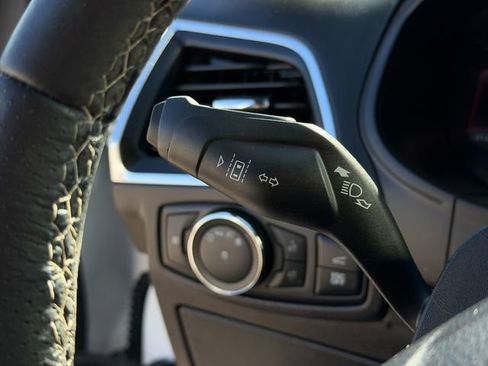 Used 2022 Ford Edge ST image 33