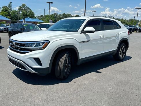 Used 2022 Volkswagen Atlas Cross Sport SE AWD/4WD image 2