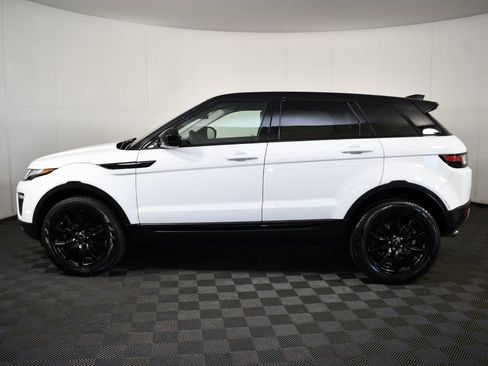 Used 2019 Land Rover Range Rover Evoque SE Premium image 11