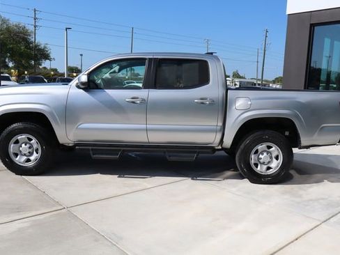 Used 2022 Toyota Tacoma SR w/ SR Convenience Package image 7