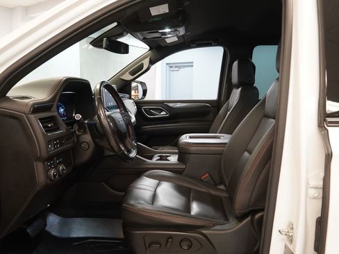 Used 2022 Chevrolet Suburban RST w/ Luxury Package AWD/4WD image 5