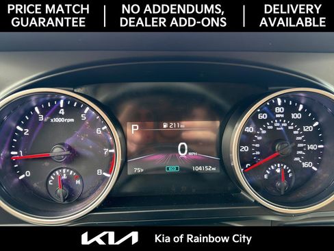 Used 2022 Kia Carnival LX image 21