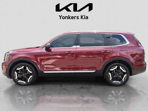 Certified 2023 Kia Telluride EX w/ EX Captain's Chair Package AWD/4WD image 13