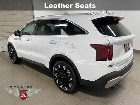 Used 2025 Kia Sorento SX image 4