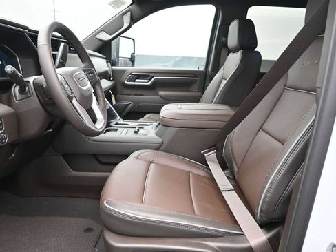 New 2026 GMC Sierra 2500 Denali w/ Denali Reserve Package image 11