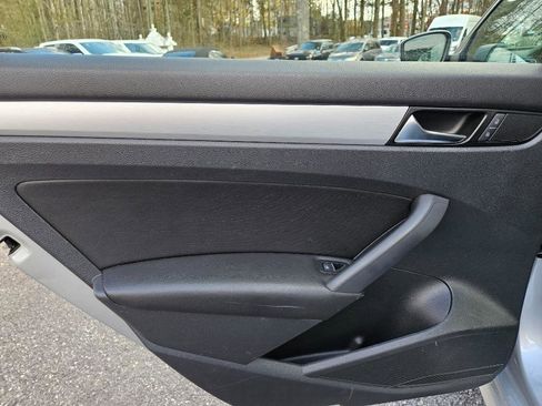 Used 2013 Volkswagen Passat 2.5 SE image 22