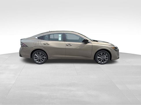 New 2026 Nissan Sentra SL w/ Floor Mat Package FWD image 5