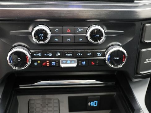 New 2026 Ford F250 Lariat w/ Black Appearance Package image 26