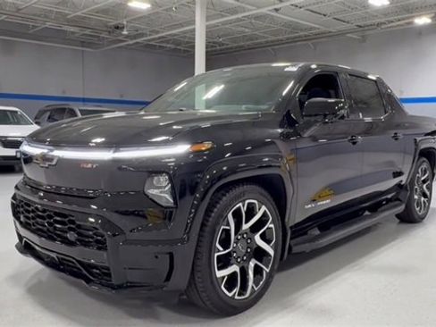 New 2025 Chevrolet Silverado EV RST image 14