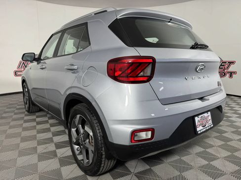 Used 2021 Hyundai Venue SEL FWD image 25
