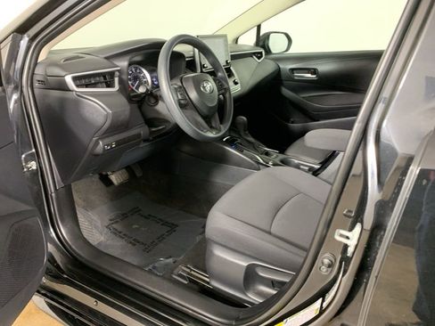 Used 2021 Toyota Corolla LE FWD image 28