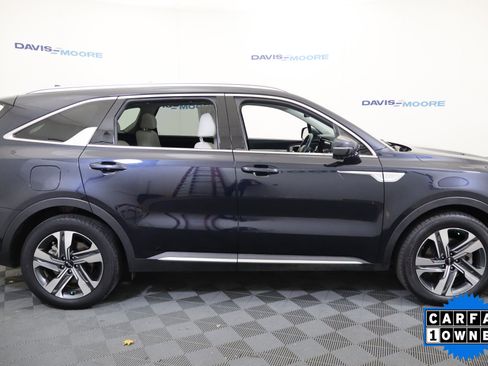 Used 2024 Kia Sorento SX Prestige image 4