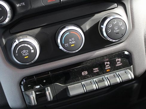 Used 2019 RAM 2500 Big Horn AWD/4WD image 22