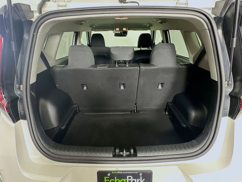 Used 2025 Kia Soul LX w/ LX Technology Package FWD image 27