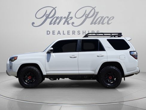 Used 2022 Toyota 4Runner TRD Off-Road AWD/4WD image 2