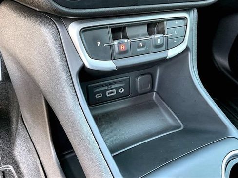 Used 2024 GMC Terrain SLT FWD image 15