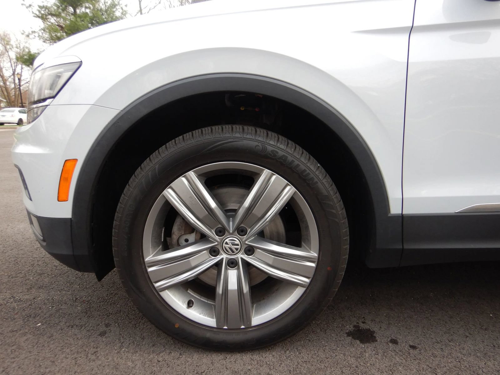 Used 2019 Volkswagen Tiguan SEL Premium AWD/4WD image 29