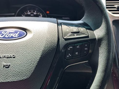 Used 2017 Ford Explorer XLT w/ Equipment Group 202A AWD/4WD image 37