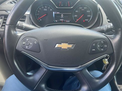 Used 2015 Chevrolet Impala LT w/ Convenience Package FWD image 9