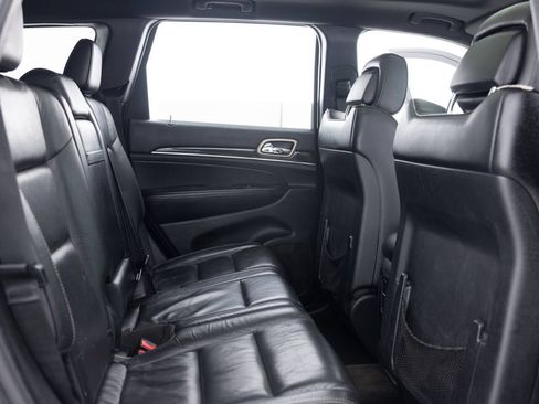 Used 2014 Jeep Grand Cherokee Overland w/ Advanced Technology Group image 29