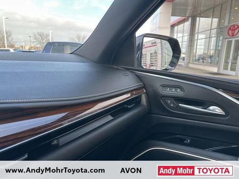 Used 2023 Cadillac Escalade Premium Luxury image 30