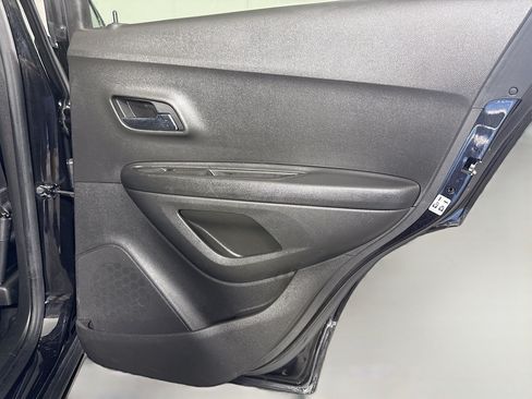 Used 2021 Chevrolet Trax LS w/ Tint and Cruise Package FWD image 27