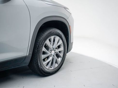 Used 2025 Buick Enclave Preferred FWD image 15