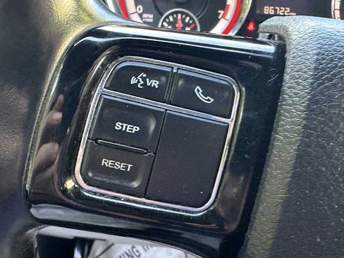 Used 2020 Dodge Grand Caravan SXT FWD image 31
