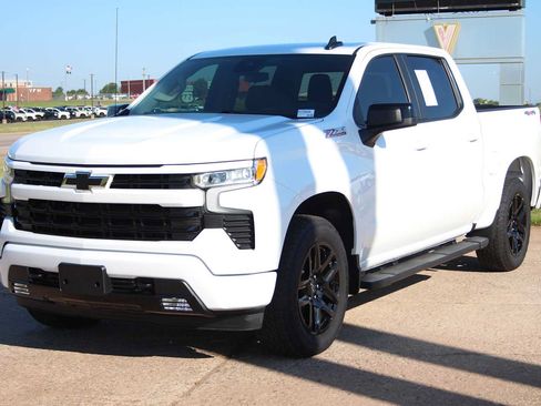 Used 2025 Chevrolet Silverado 1500 RST w/ Convenience Package II AWD/4WD image 4