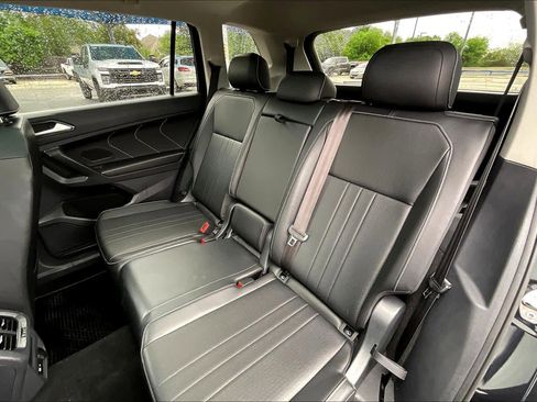 Used 2022 Volkswagen Tiguan SE image 21