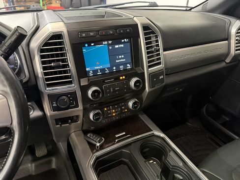 Used 2017 Ford F250 Platinum w/ Platinum Ultimate Package AWD/4WD image 15