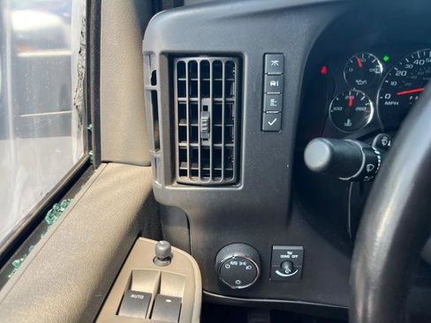 Used 2023 GMC Savana 3500 LS image 20