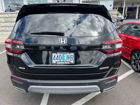 Used 2023 Honda Pilot Touring image 5