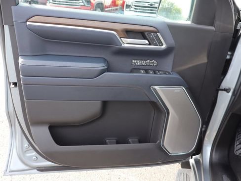 Used 2024 Chevrolet Silverado 1500 High Country w/ High Country Premium Package AWD/4WD image 23