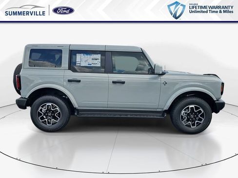 New 2026 Ford Bronco Outer Banks w/ Sasquatch Package AWD/4WD image 2
