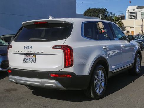 Certified 2022 Kia Telluride LX image 10