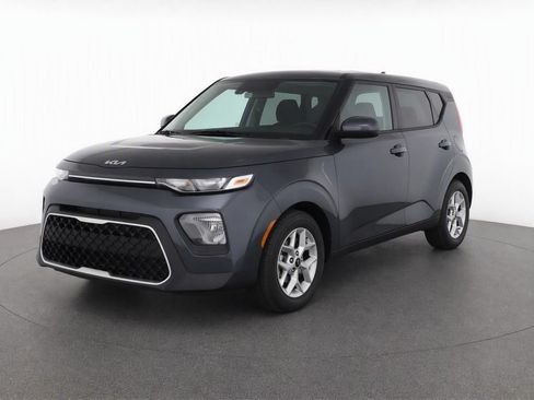Used 2022 Kia Soul LX w/ Technology Package FWD image 2