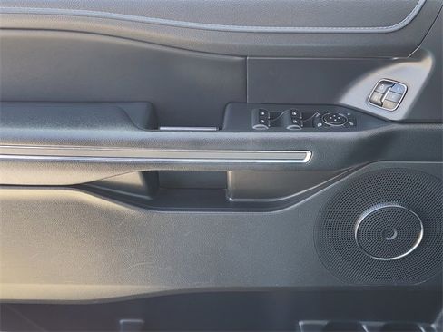 Used 2024 Ford Expedition XLT image 23