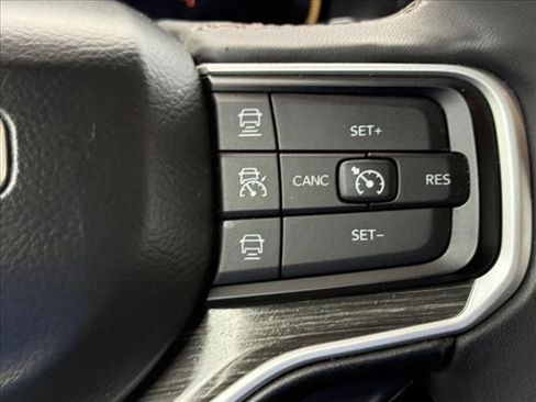 Used 2022 Jeep Wagoneer Series III AWD/4WD image 23