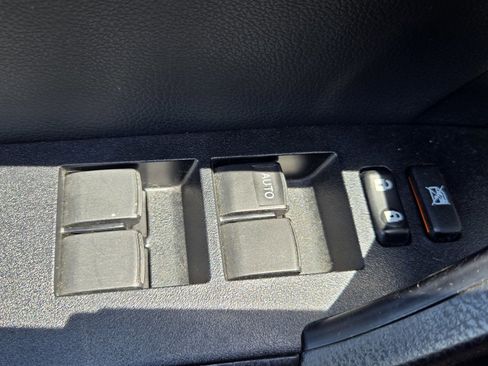 Used 2019 Toyota Corolla SE FWD image 25