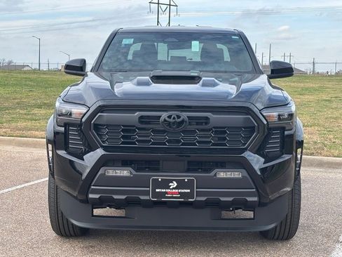 New 2026 Toyota Tacoma TRD Sport image 3