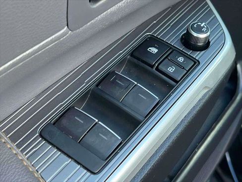 Certified 2024 Toyota Sienna XLE Woodland Edition AWD/4WD image 23