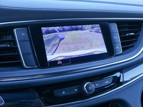 Certified 2023 Buick Enclave Essence image 5