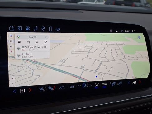 Used 2025 Chevrolet Suburban High Country image 4