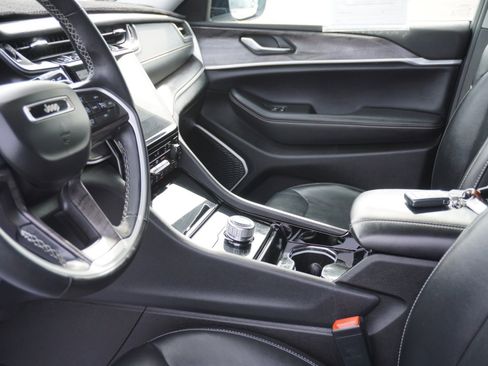 Used 2021 Jeep Grand Cherokee L Limited image 24