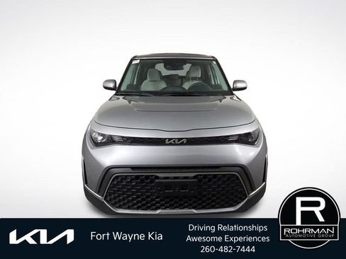 Certified 2025 Kia Soul LX w/ LX Technology Package FWD image 3