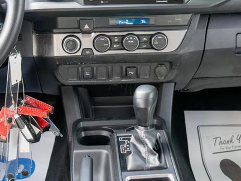 Used 2022 Toyota Tacoma SR image 15