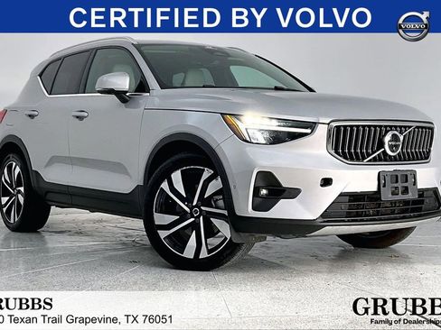 Certified 2023 Volvo XC40 B5 Plus image 1